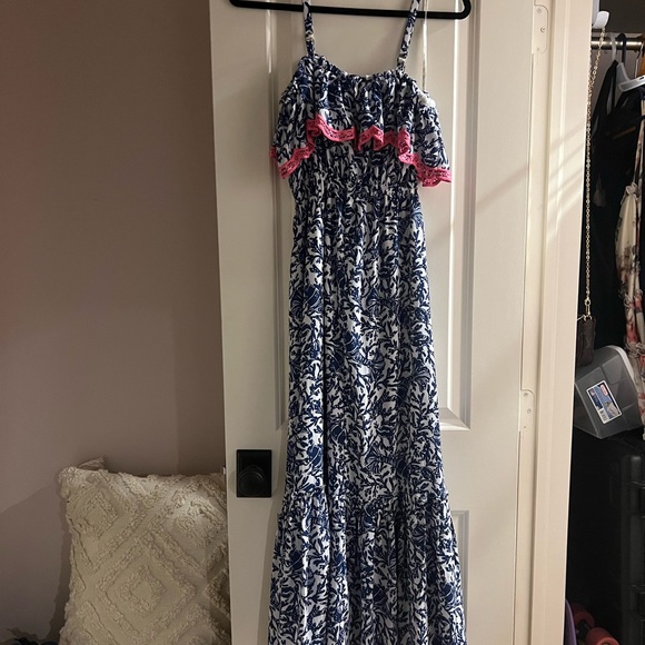 Lilly Pulitzer - Picture 1 of 2